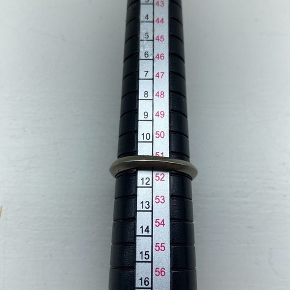 Sterling Silver Purple Heart Gemstone Ring - Picture 5 of 10